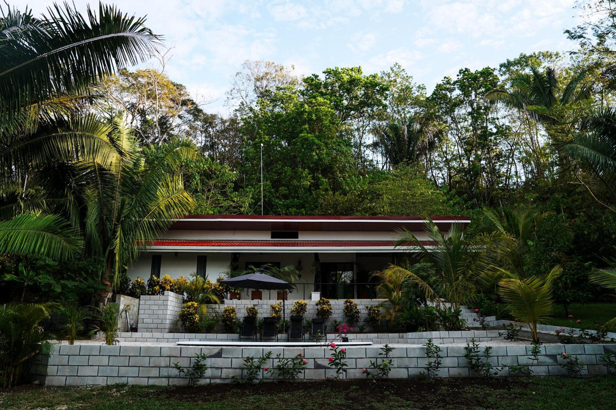 House In The Palm Forest Puerto Carrillo Exteriör bild